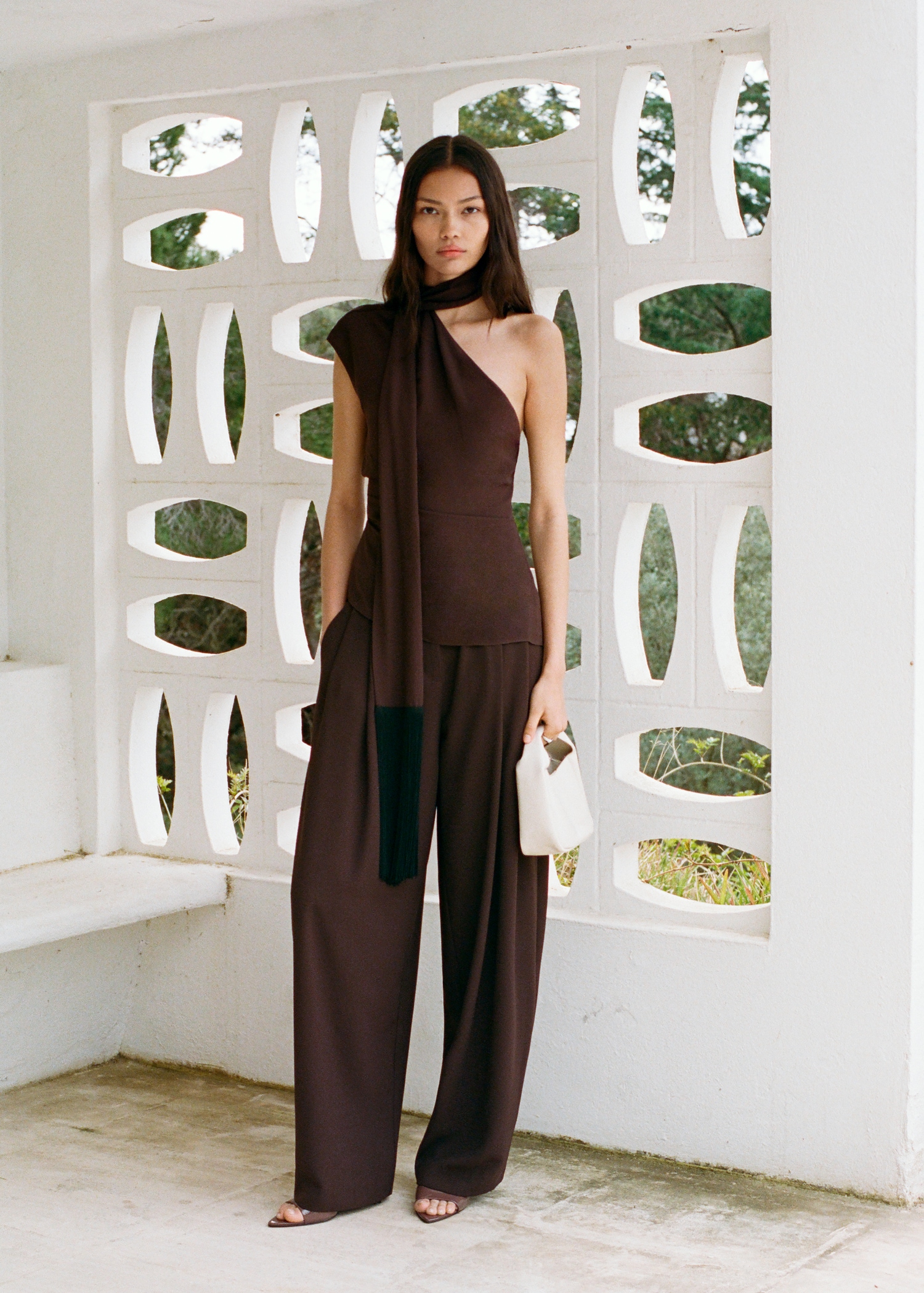 Pleat detail trousers - Details of the article 6