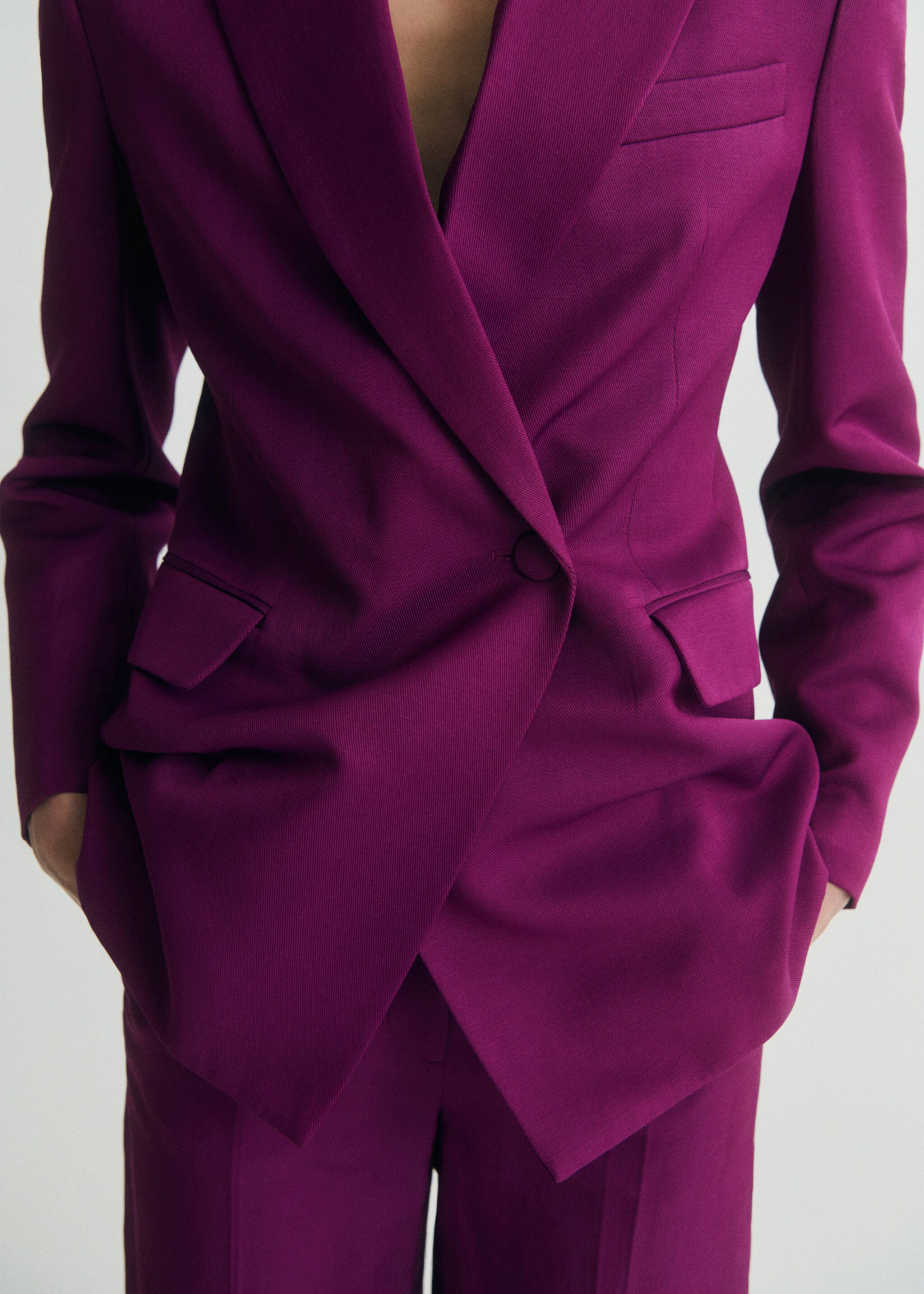 Double-breasted suit blazer with linen - Details of the article 6