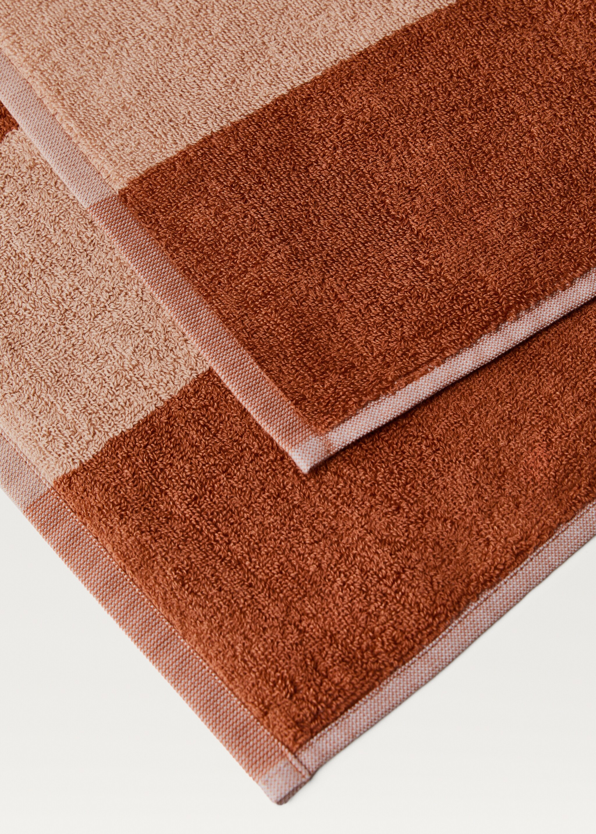 Two-tone striped bath towel - Details of the article 2
