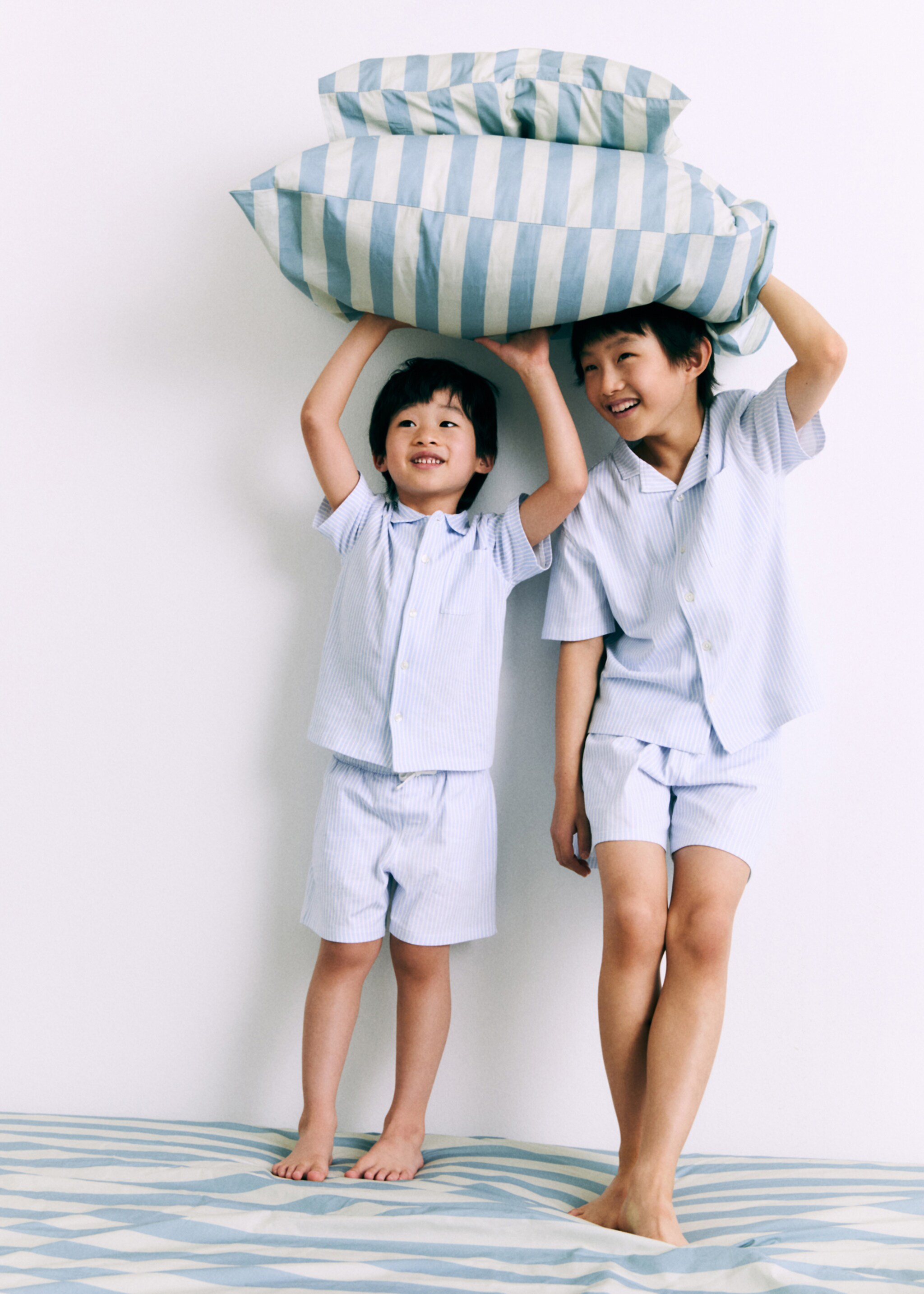 Striped short pyjamas - Details of the article 5