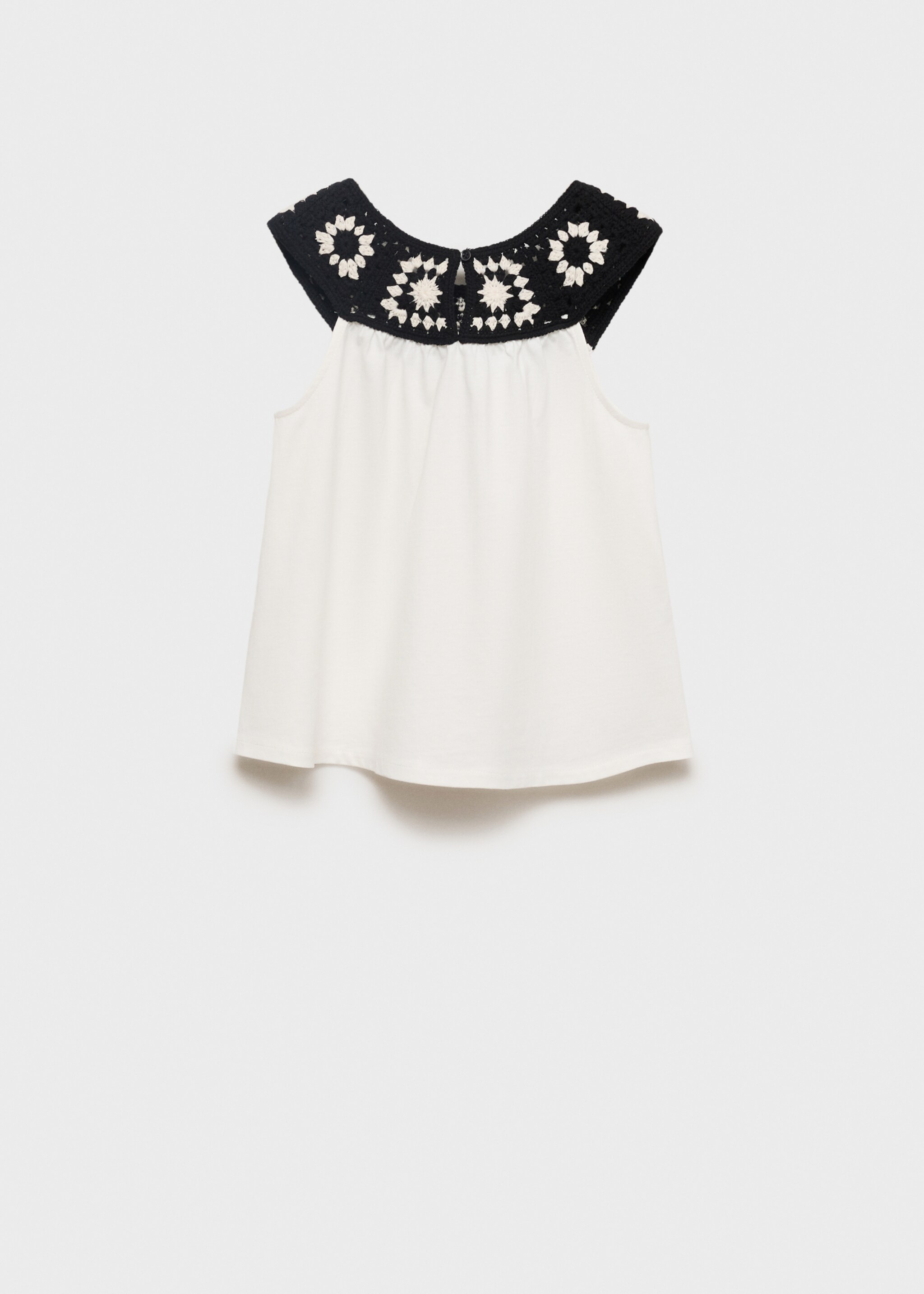 Crochet T-shirt - Reverse of the article