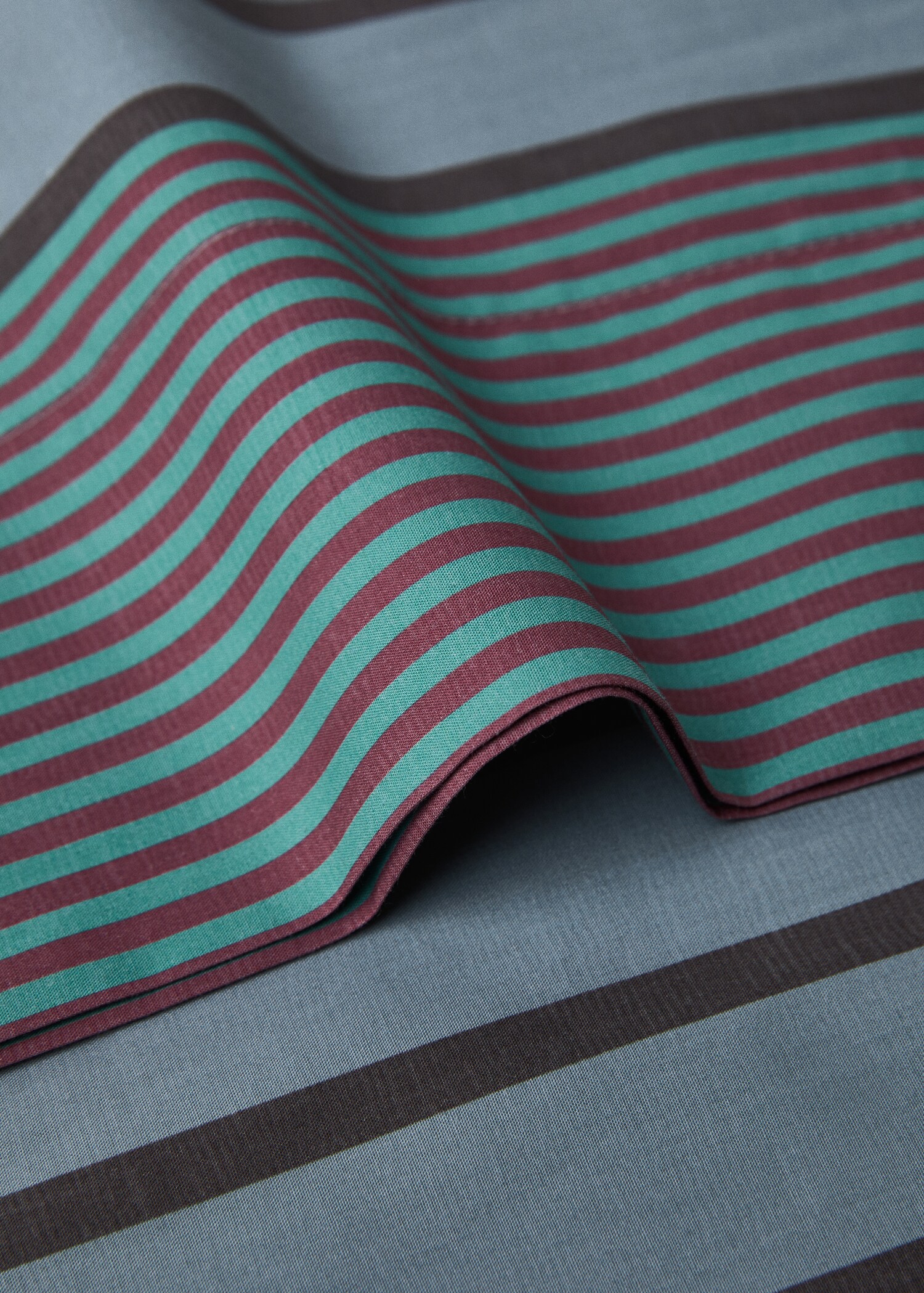 Cotton percale multi-striped pillowcase 45x110 cm - Details of the article 2
