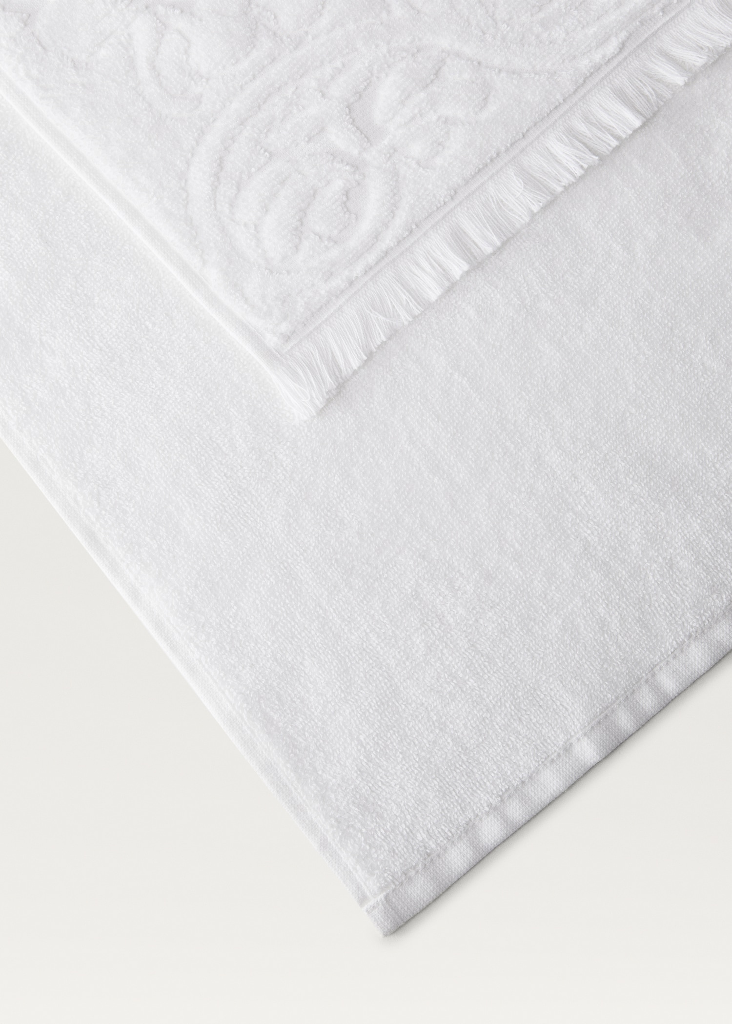 Bath towel with floral trim - Details of the article 2