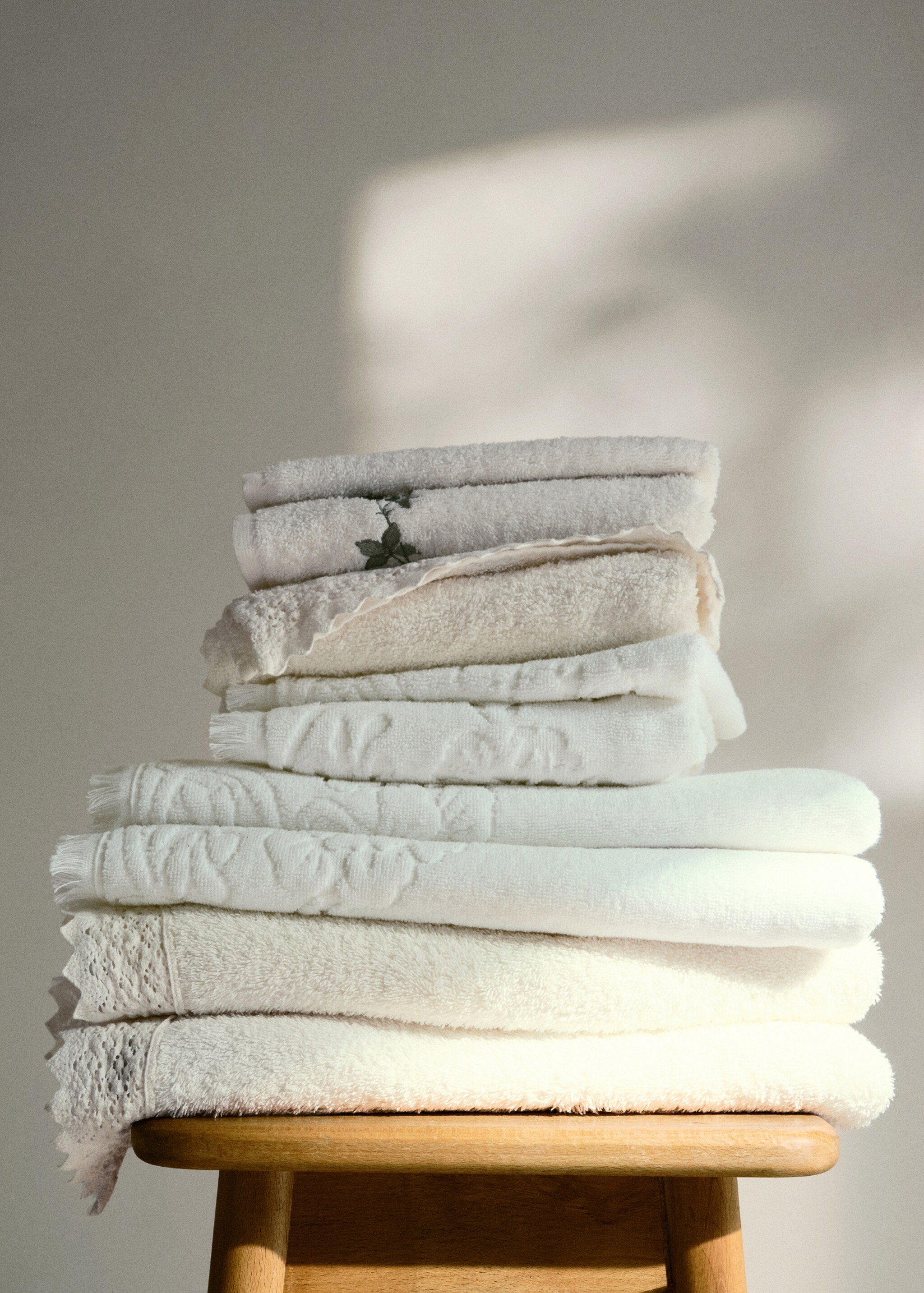 Bath towel with floral trim - Details of the article 6