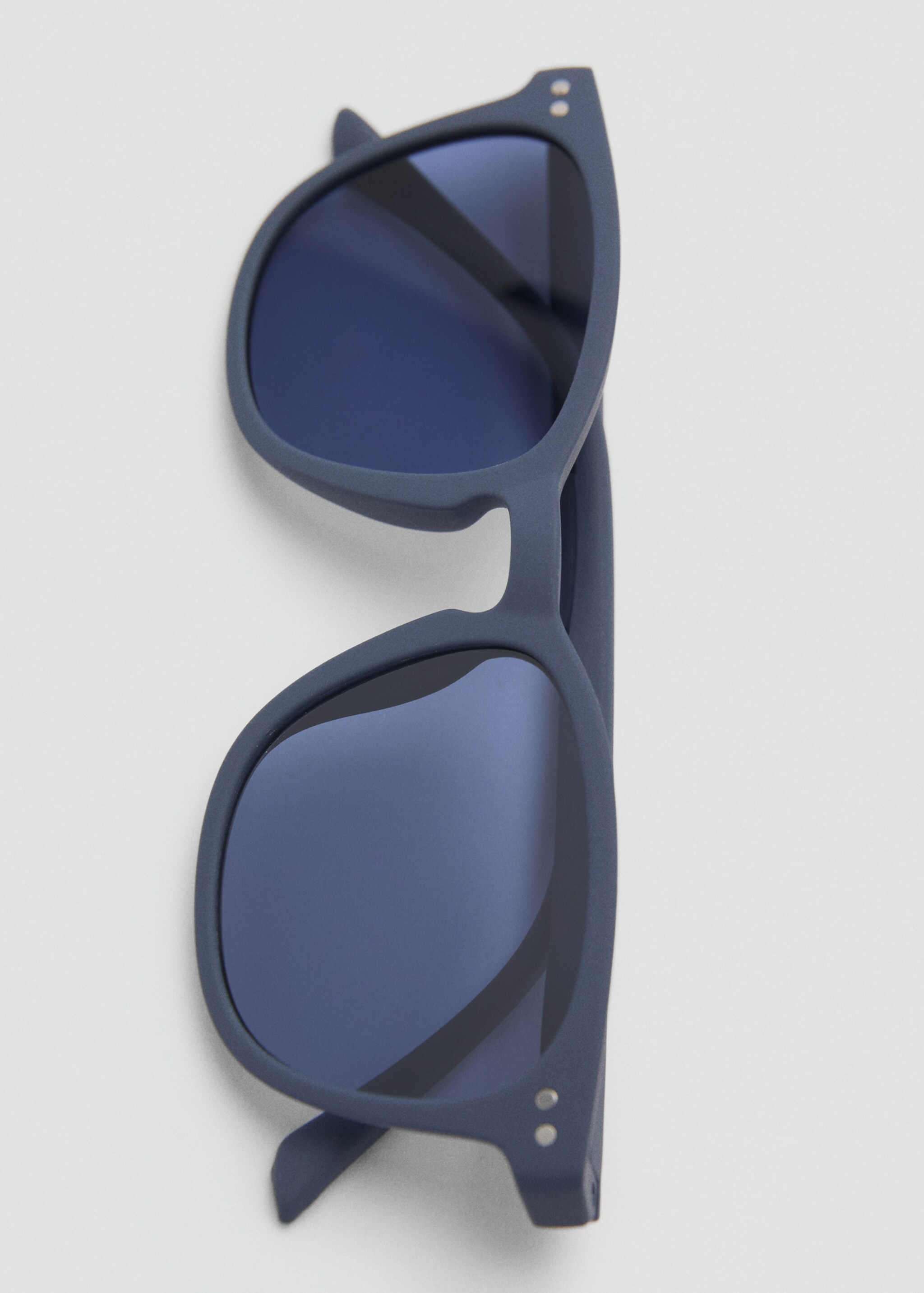 Resin frame sunglasses - Details of the article 2