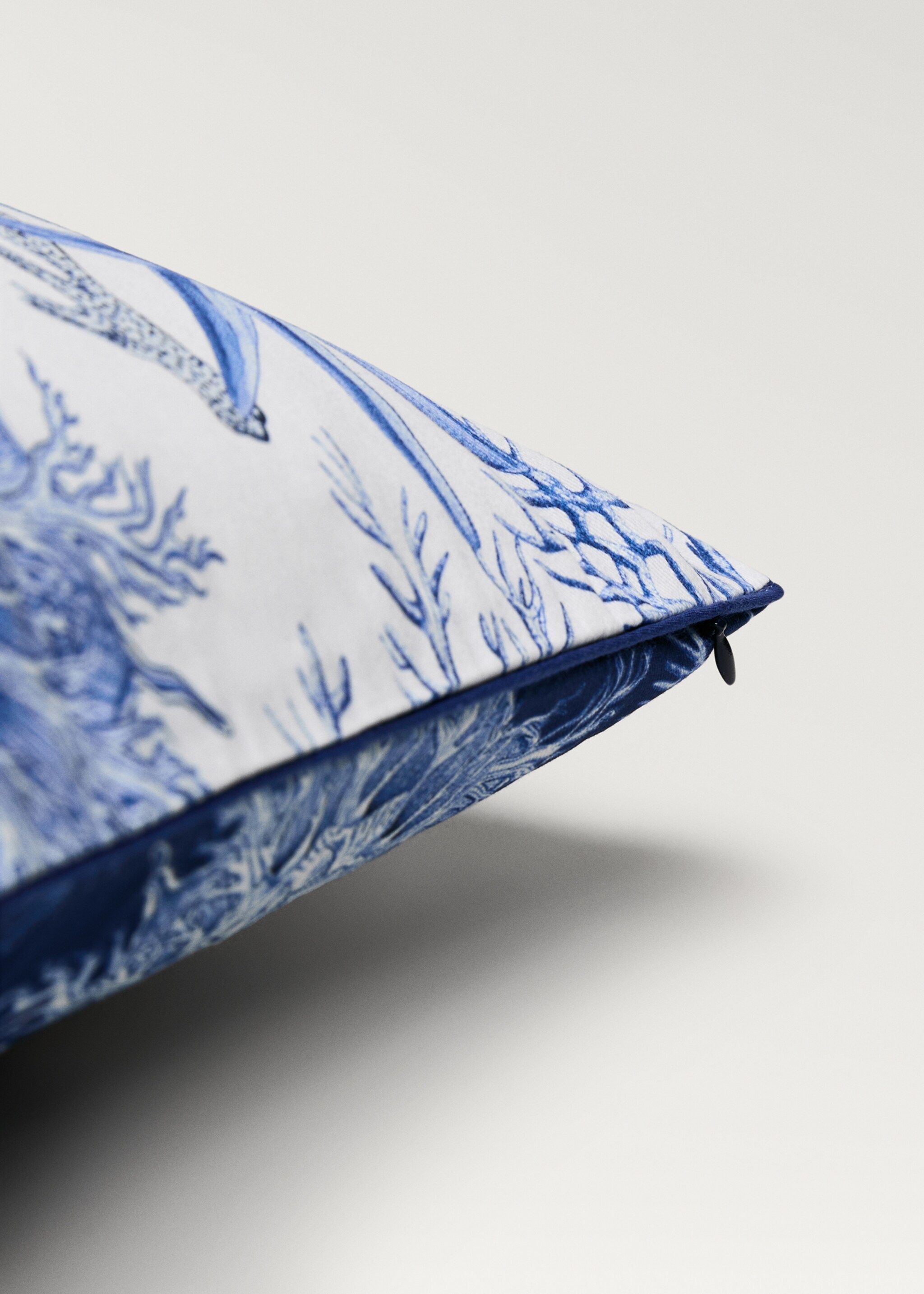Reversible marine-print cushion cover 50x50 cm - Details of the article 2