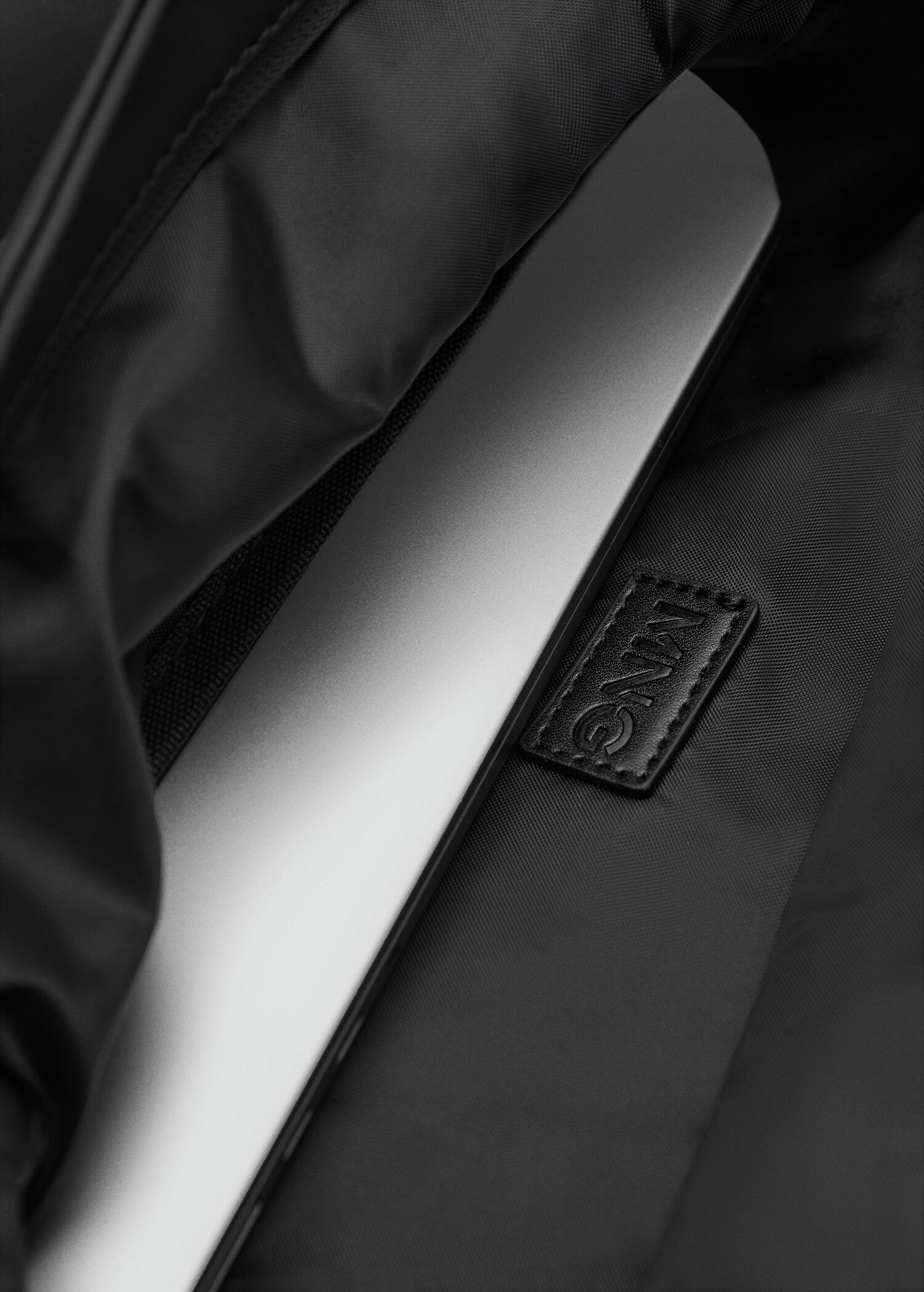 Rubberized backpack with flap closure - Details of the article 4