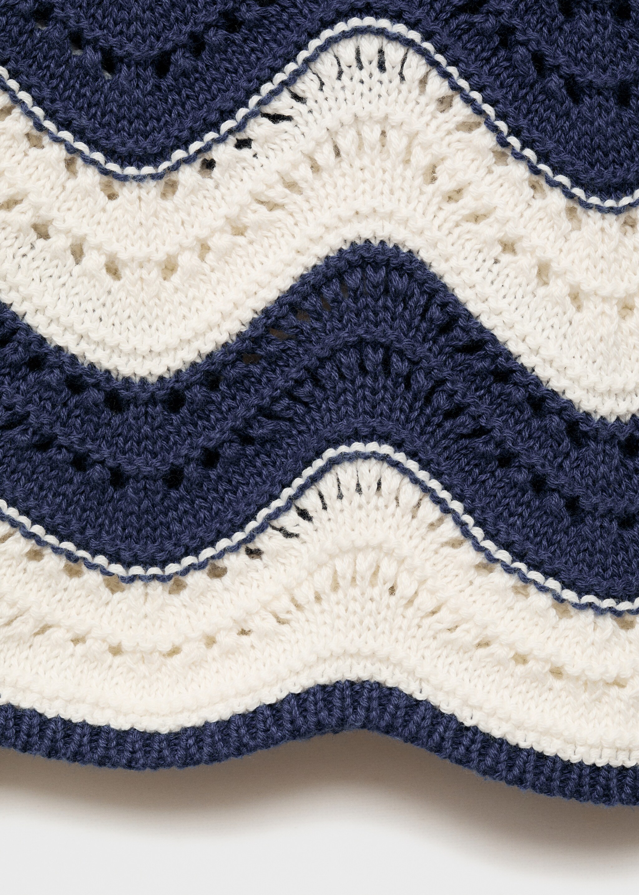 Zigzag openwork knitted trousers - Details of the article 0