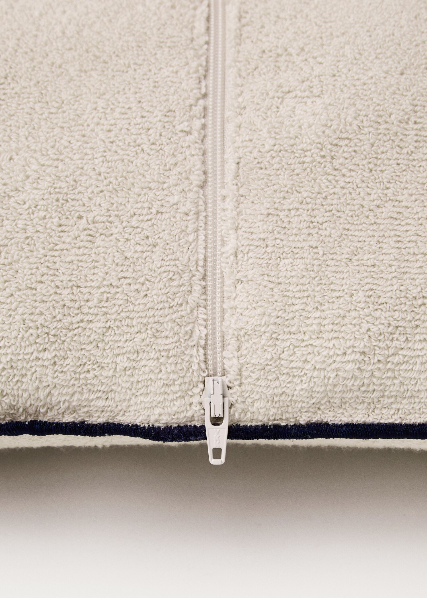 Beach towel effect cushion cover - Details of the article 3