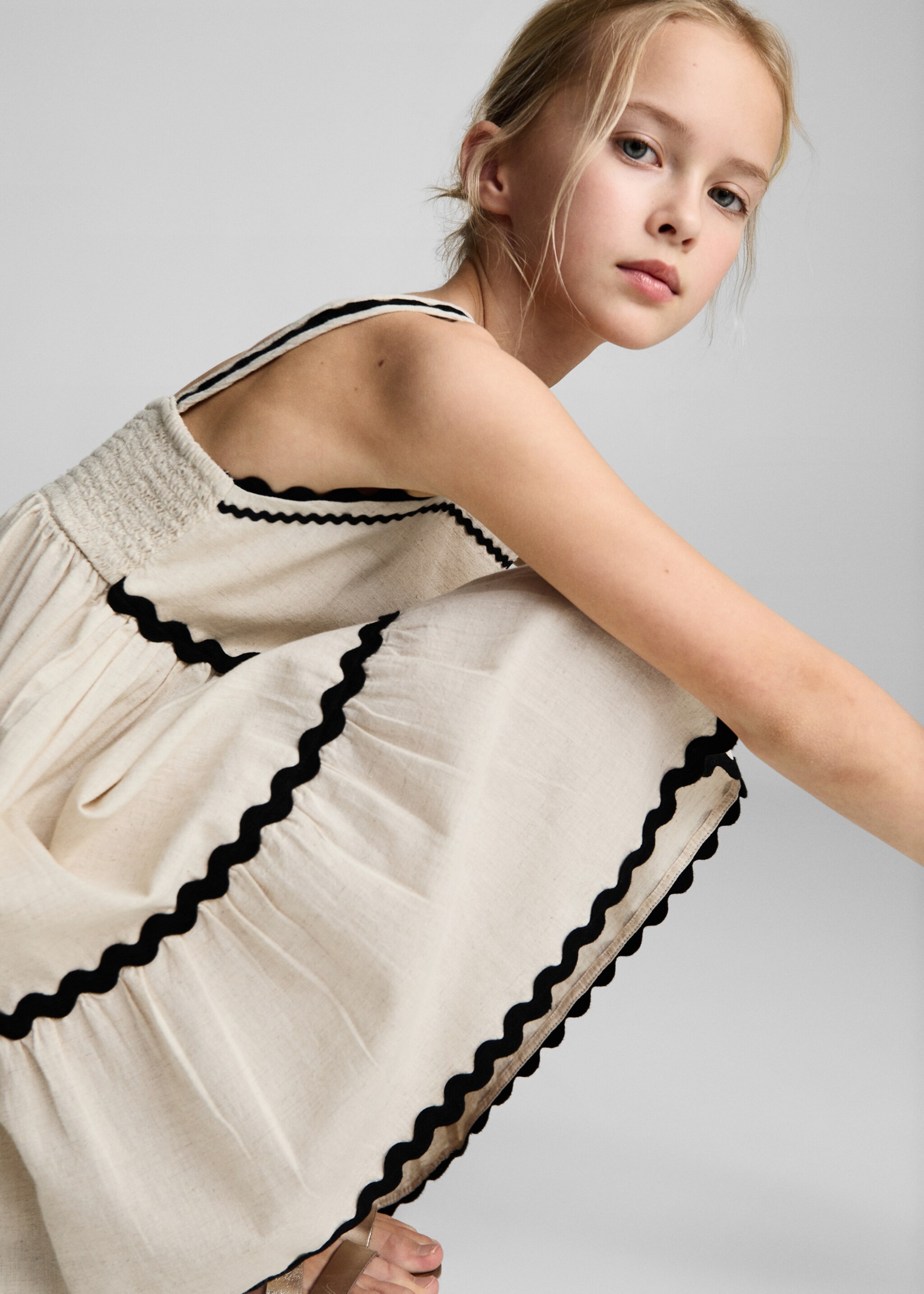 Linen dress with wave design - Details of the article 1