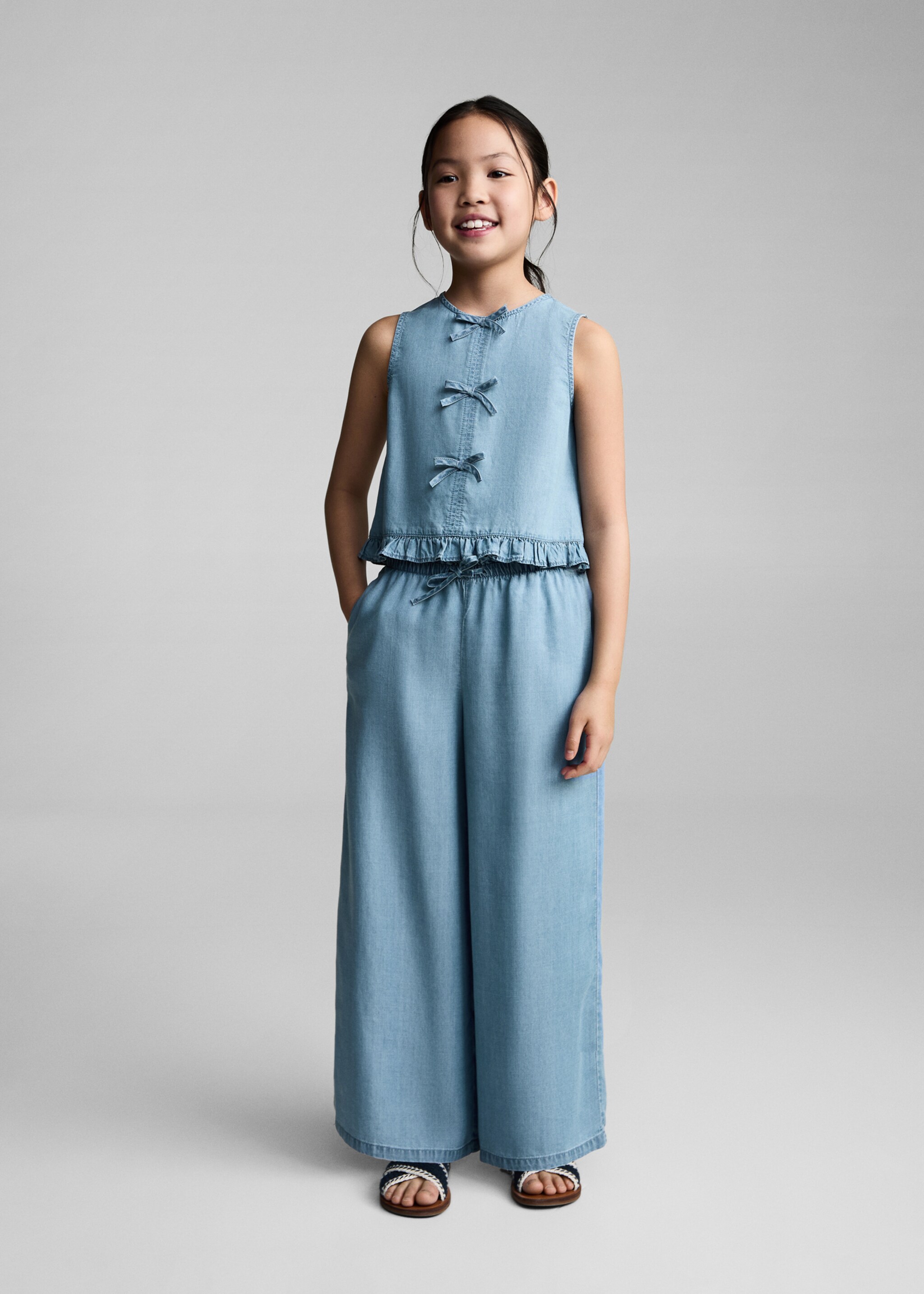 Flowy straight-fit trousers with bow - General plane